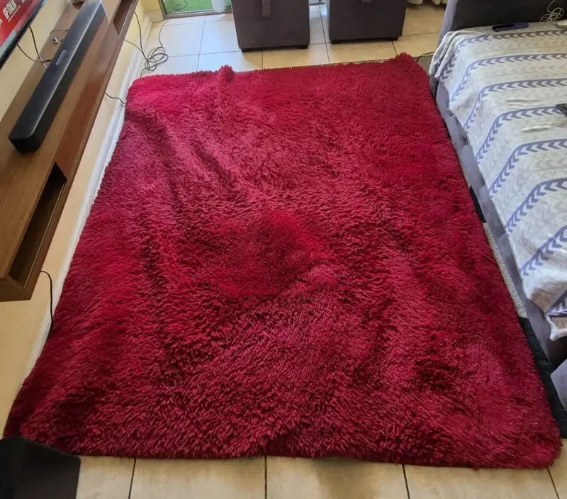 Alfombra roja peluda grande para sala