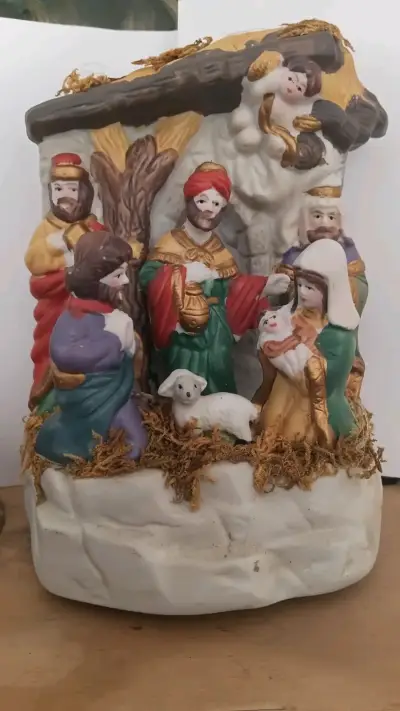 Figura de Belén con Reyes Magos y Niño Jesús - miniatura 1