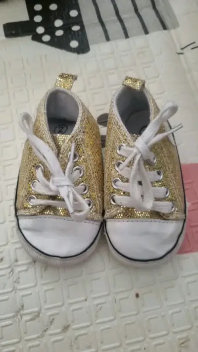 Lote de zapatos para bebé variados - miniatura 3