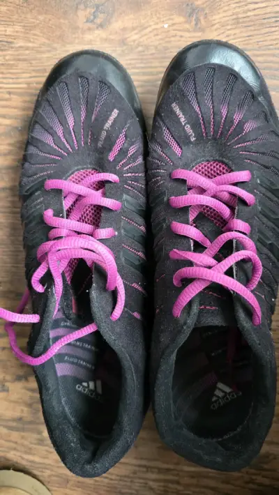 Zapatillas de entrenamiento Adidas Fluid Trainer negras y rosadas - miniatura 1