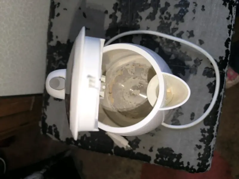 Hervidor Eléctrico Black+Decker 1.7L Blanco - 2