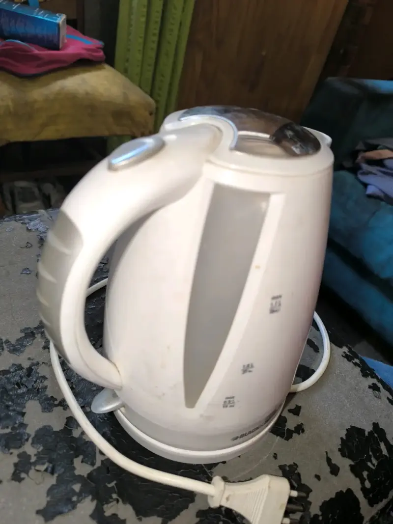 Hervidor Eléctrico Black+Decker 1.7L Blanco - 3
