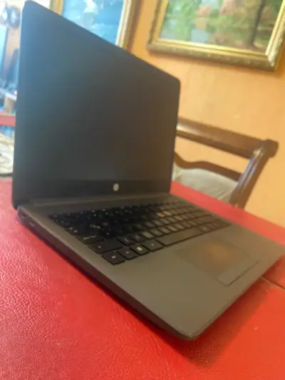 Notebook HP 245 G8 Rayzen 5 - miniatura 4