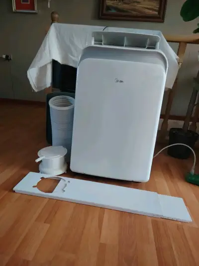 Aire acondicionado portátil Midea con accesorios - miniatura 3