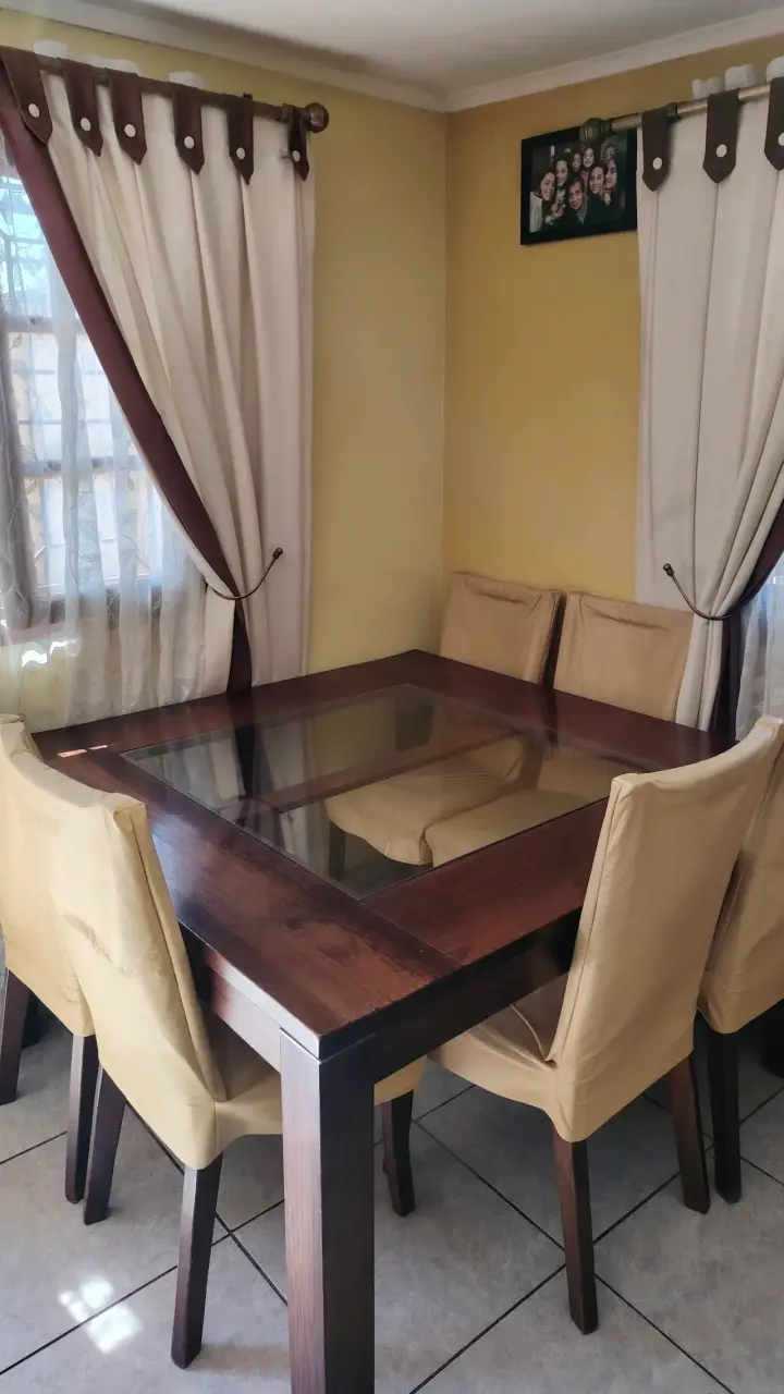 Mesa de comedor cuadrada de madera con vidrio - 4