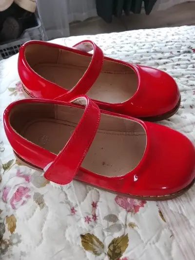 Ropa niña talla 4y 6 +zapato charol 27 - miniatura 1