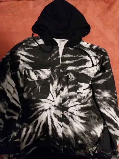 Chaqueta con capucha tie-dye blanco y negro H&M - miniatura 1
