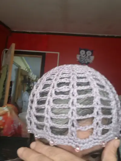 Gorros tejidos a crochet para bebé en varios colores - miniatura 2