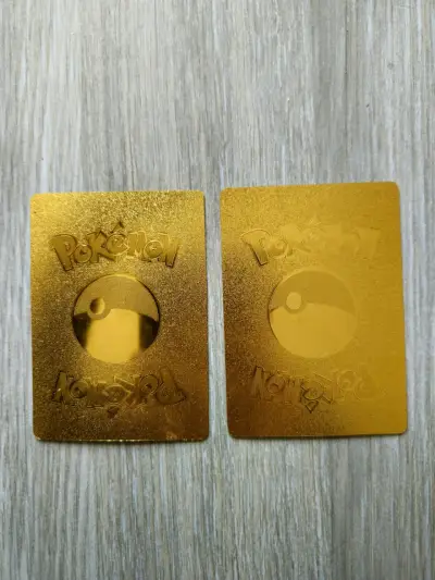 Cartas Pokémon Volcarona V y Charizard VMAX Gold - miniatura 2