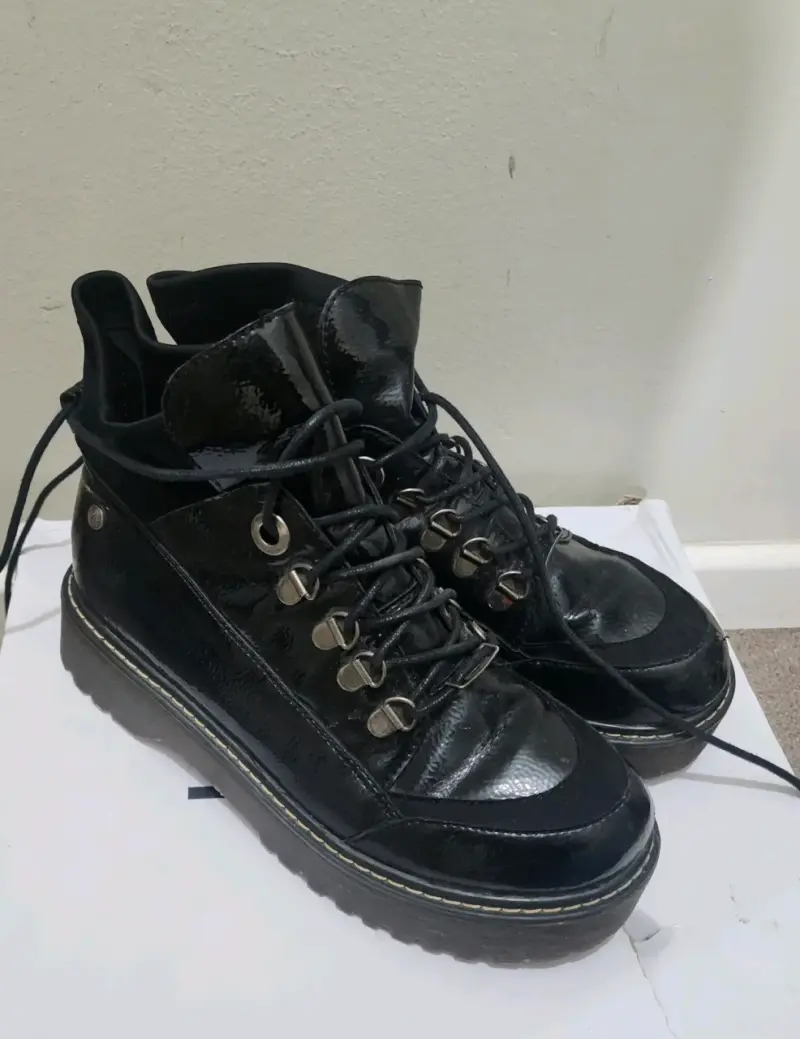 Botas de cuero negras para hombre