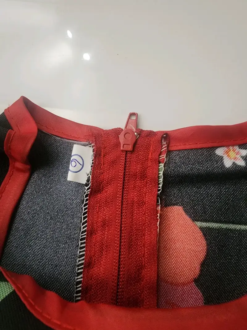 Vestido cueca infantil rojo con flores bordadas - 2