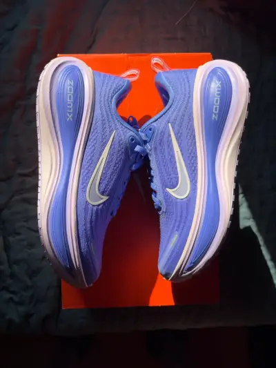 Zapatillas Nike Vomero Plus - miniatura 3