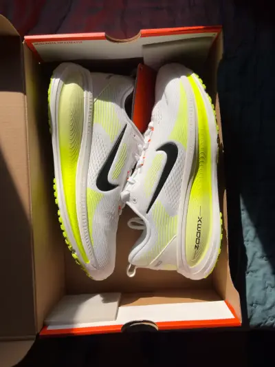 Zapatillas Nike Vomero 18 - miniatura 1