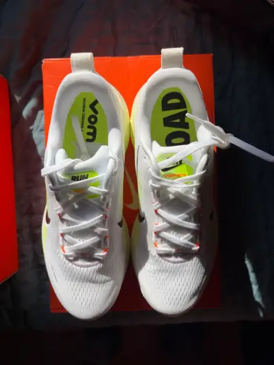 Zapatillas Nike Vomero 18 - miniatura 2