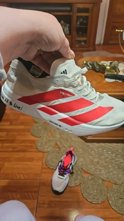 Zapatillas deportivas Nike blancas y negras - miniatura 2