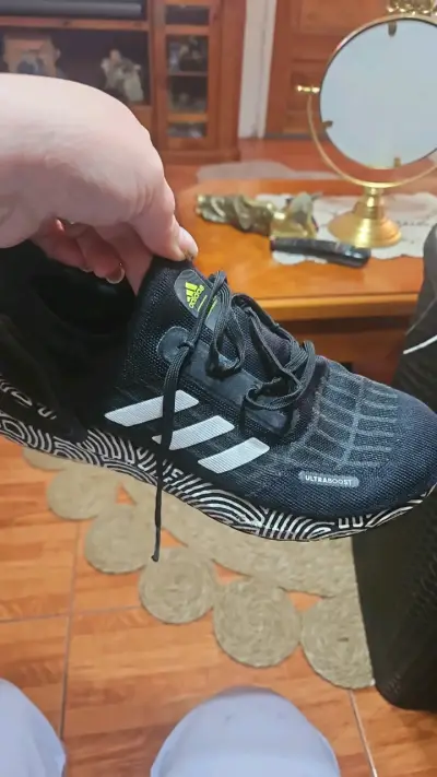 Zapatillas deportivas Nike blancas y negras - miniatura 4