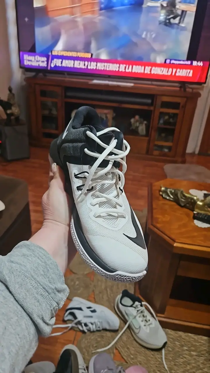 Zapatillas deportivas Nike blancas y negras - 6