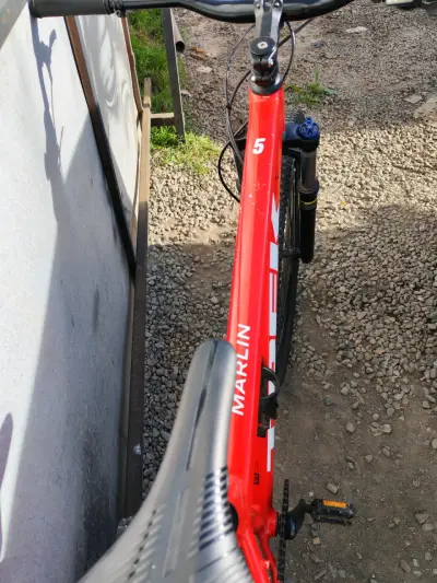 Bicicleta Trek Marlin 5 MTB roja - miniatura 4
