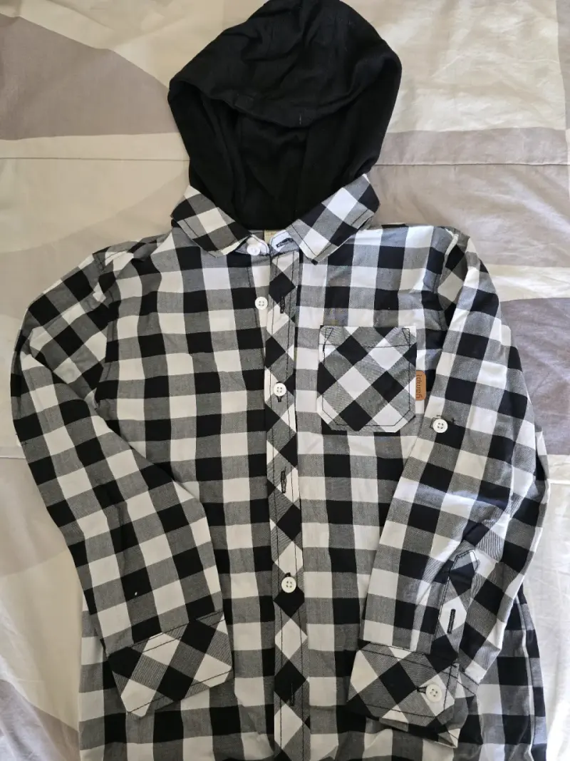 Camisa a cuadros con capucha para niño