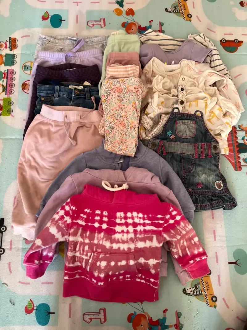 Lote de ropa infantil variada para niñas