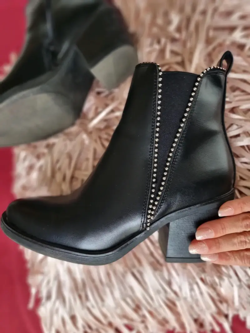 Botines de cuero negro con tachas - 4