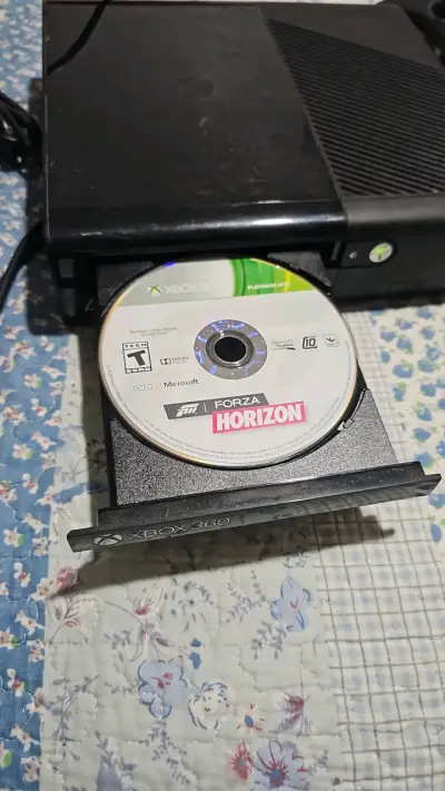 Consola Xbox 360+Kinect+dos controles+forzahorizon - miniatura 3