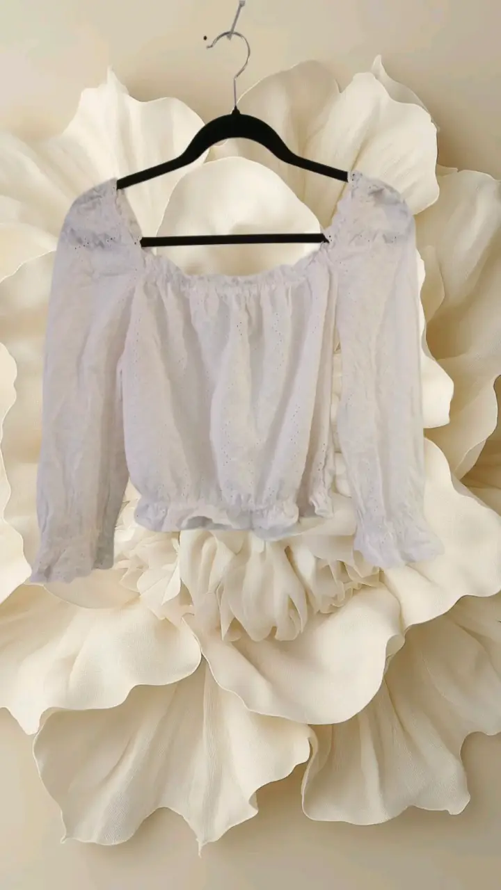 Blusa blanca de encaje para mujer