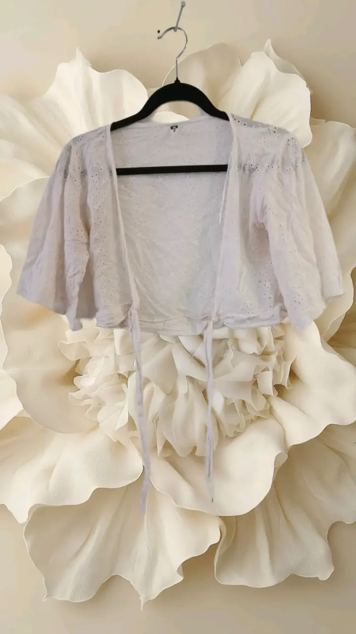 Bolero blanco de encaje para mujer