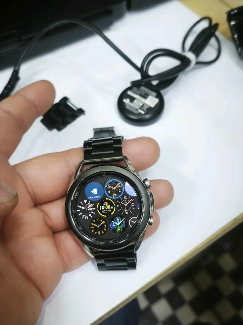 Galaxy watch 3 classic 41mm, 2 correas y cargador - 2