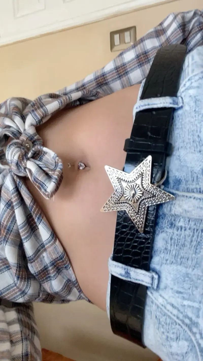 Cinturón negro con hebilla de estrella metálica - 3