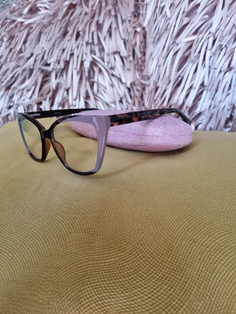 Lentes de lectura con marco moderno - 3