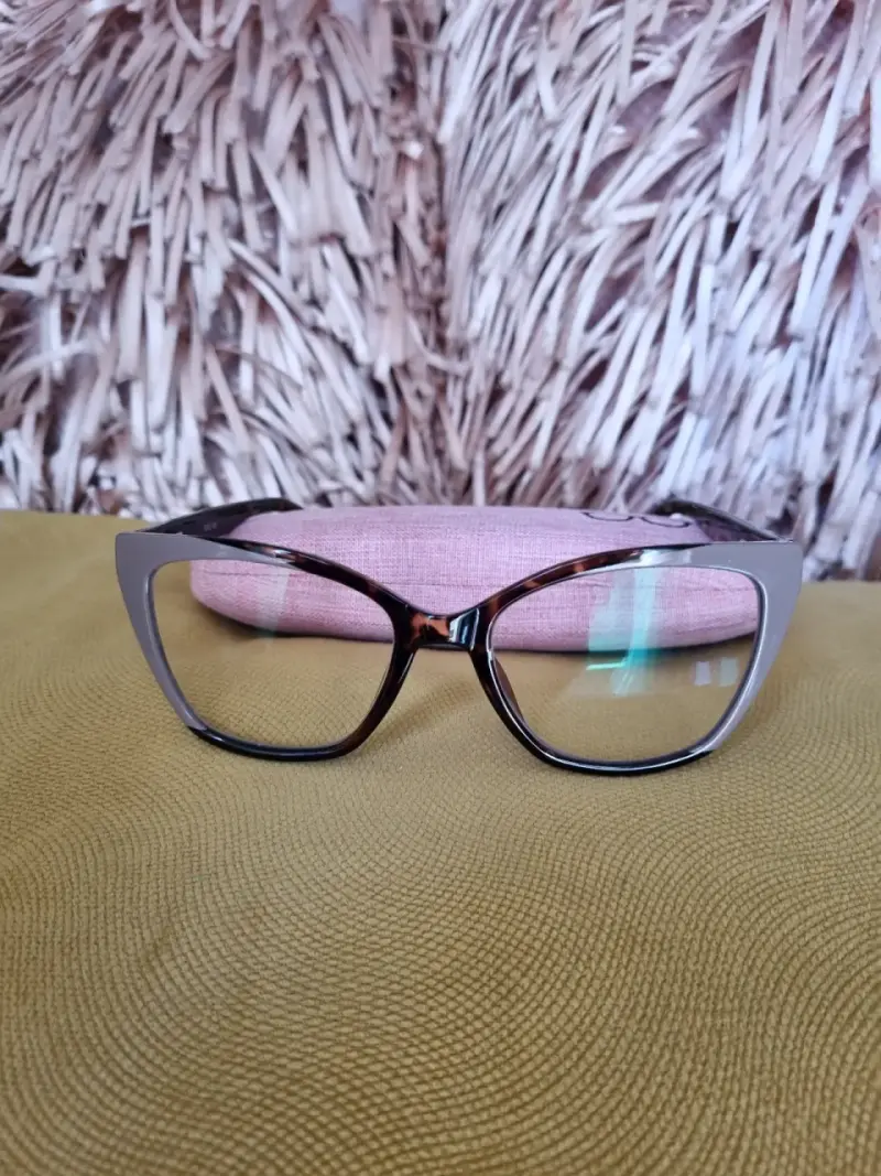 Lentes de lectura con marco moderno - 5
