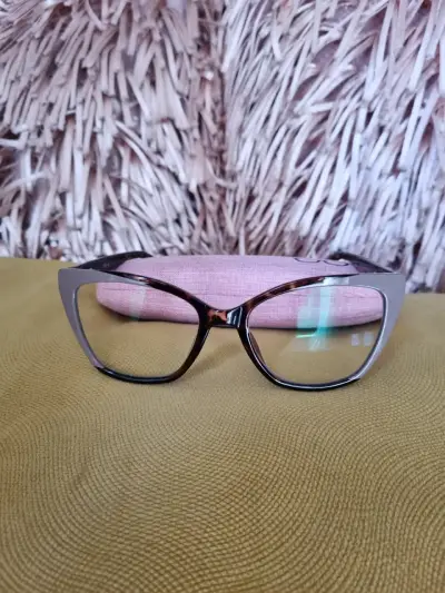 Lentes de lectura con marco moderno - miniatura 5