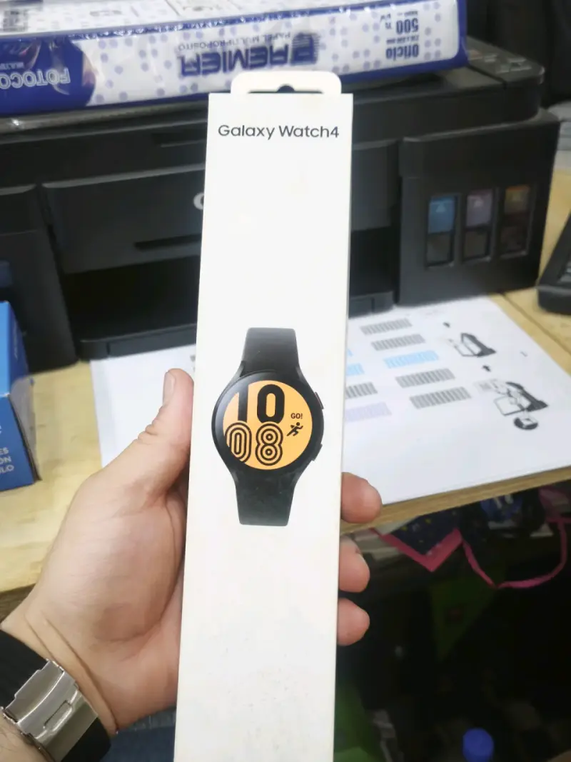 Samsung Galaxy Watch 4-44mm versión LTE con caja. - 1