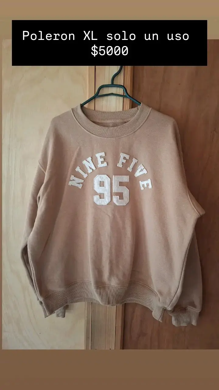 Polerón beige Nine Five XL en buen estado