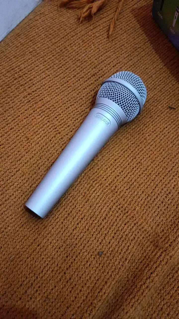 Micrófono Shure C607 con cable - 2