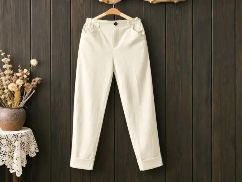 Pantalones beige casuales para mujer
