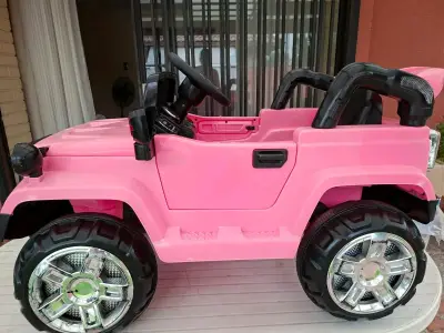 Auto eléctrico infantil rosa - miniatura 3