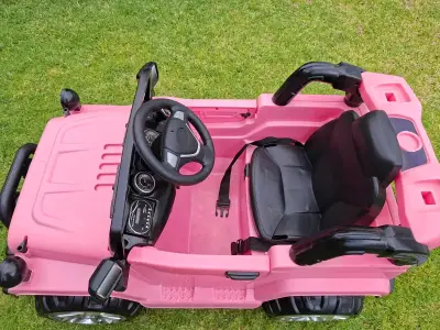 Auto eléctrico infantil rosa - miniatura 5