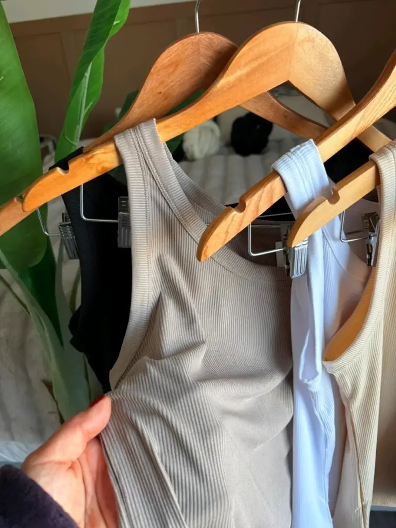 Poleras básicas de mujer en varios colores - 4