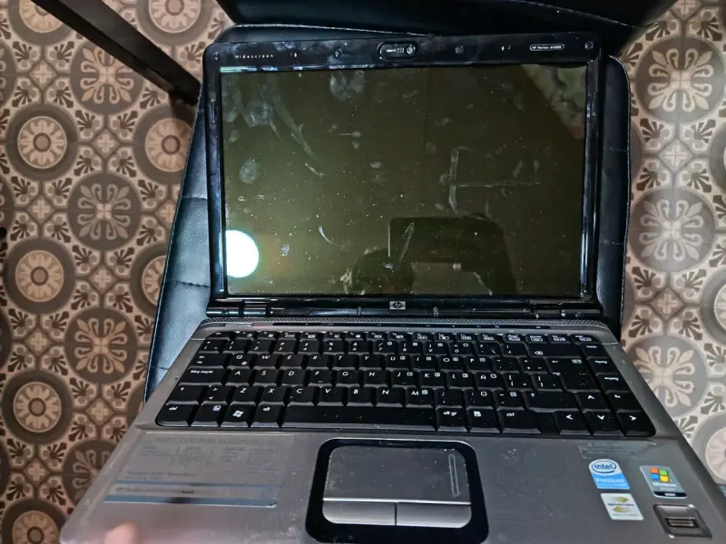 Laptop HP Pavilion dv6000 con Intel Pentium - 2