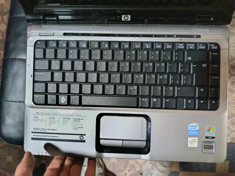 Laptop HP Pavilion dv6000 con Intel Pentium - 3