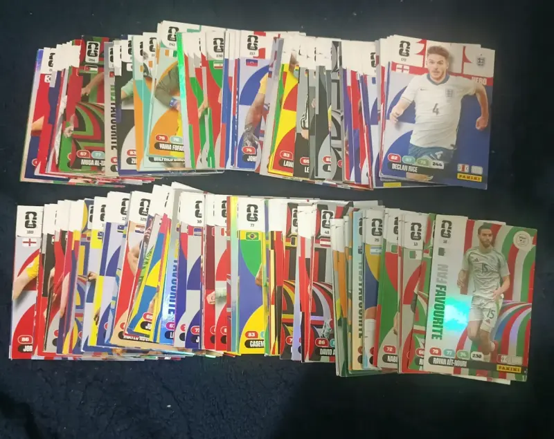 Colección de tarjetas de fútbol Panini variadas - 2