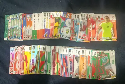 Colección de tarjetas de fútbol Panini variadas - miniatura 3