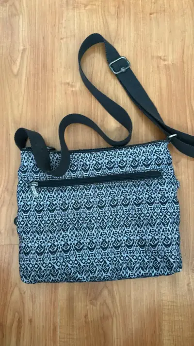 Bolso cruzado Kipling estampado con bolsillos - miniatura 2