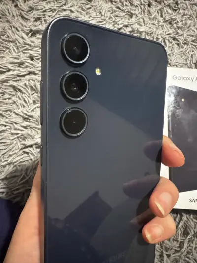 Samsung Galaxy A35 5G en buen estado - miniatura 5
