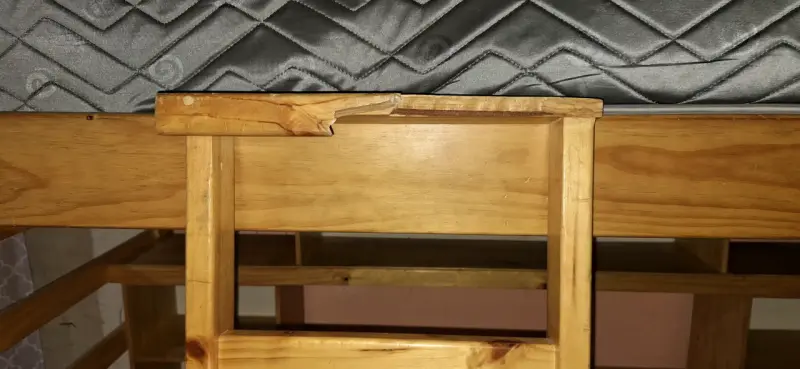 Cama alta de madera con escritorio integrado - 6