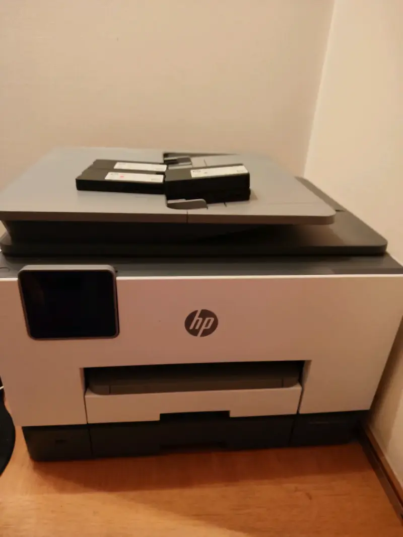 Impresora multifuncional HP con cartuchos incluidos - 4