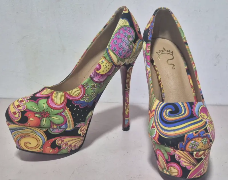 Tacones Altos Multicolor con Diseño Psicodélico