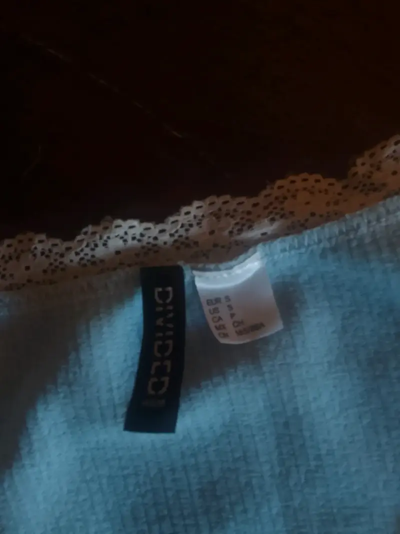 Polera blanca con encaje Divided - 2